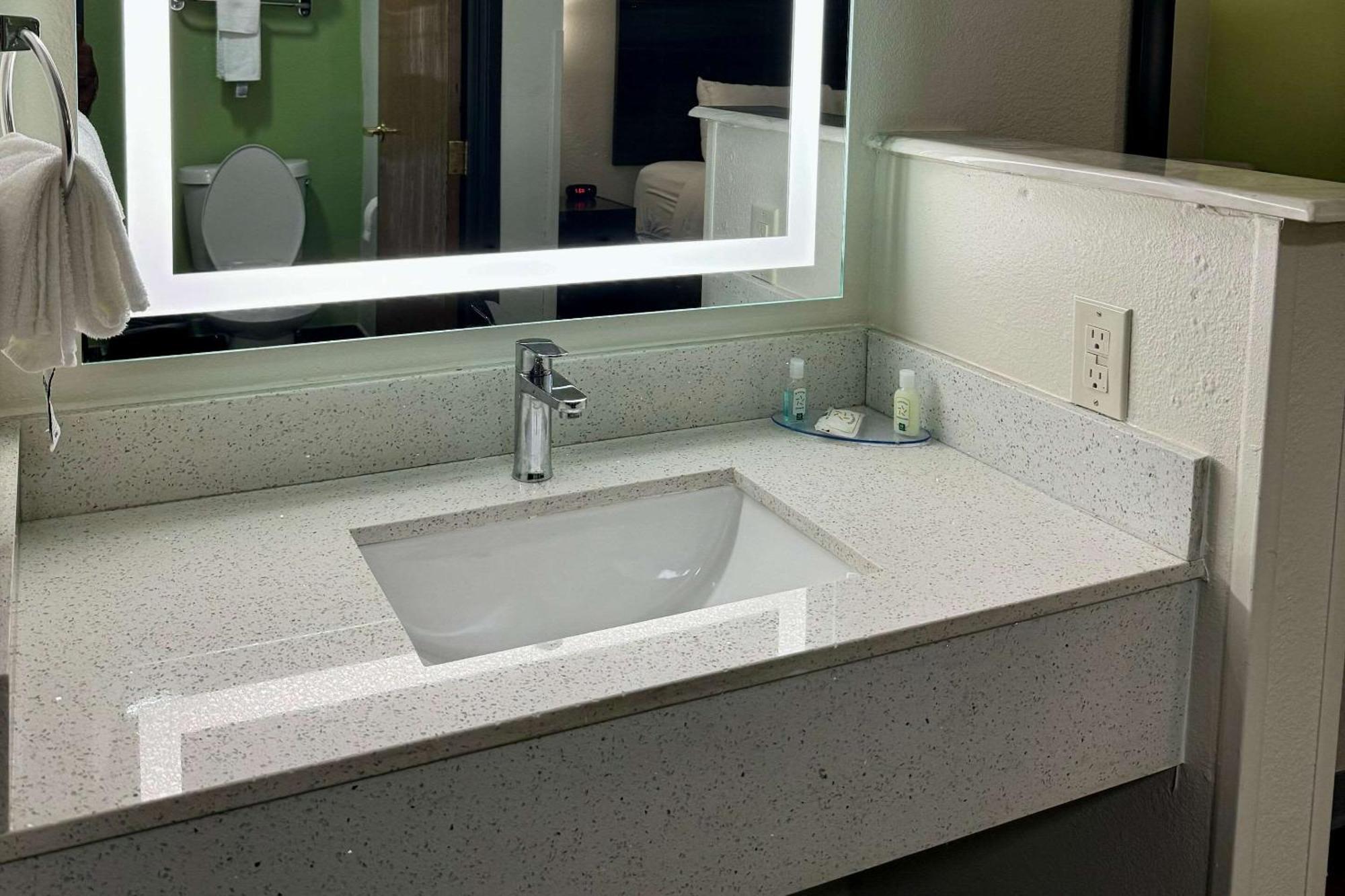 Quality Inn Sulphur Zewnętrze zdjęcie